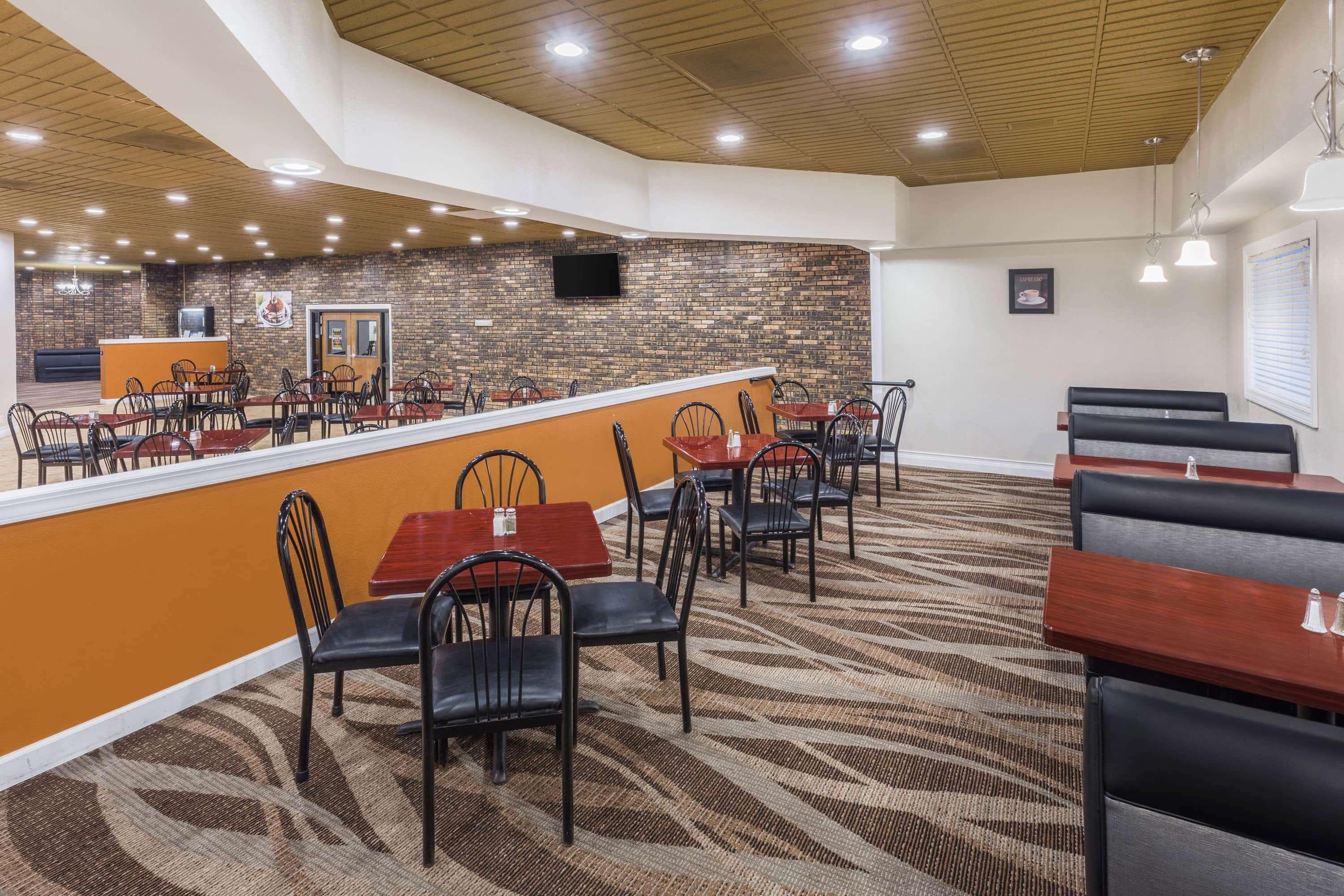 Americinn By Wyndham Janesville Exterior photo